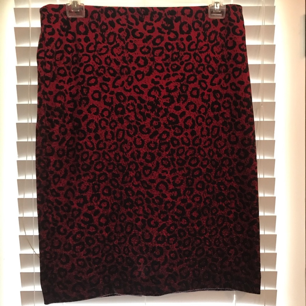Like new, worn once knee length skirt.